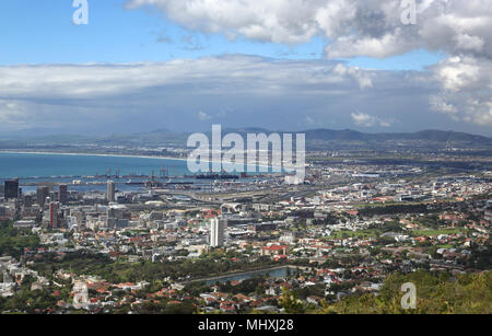 Kapstadt vom Tafelberg aus gesehen Stockfoto