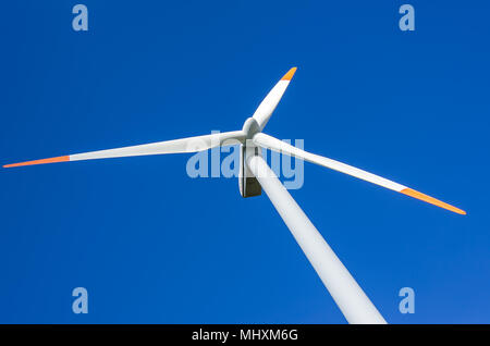 Eine Windenergieanlage ist ein Wind-betriebenen elektrischen Generator. Stockfoto