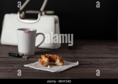 Donuts unterschiedlicher Größe Farbe und Form. Kopieren Sie Platz im Rahmen. Stockfoto