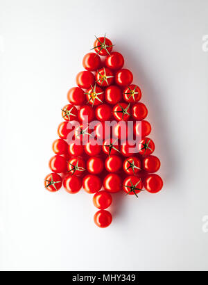 Ikone eines weihnachtsbaums aus Tomaten Stockfoto