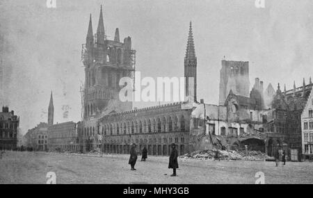 Zerstörte Ypern tuchhallen am 24. November 1914, Belgien Stockfoto
