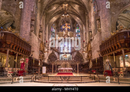 Innenraum der Kathedrale La Seu, Palma de Mallorca, Mallorca, Balearen, Spanien | Kathedrale La Seu, Palma de Mallorca, Mallorca, Balearen Isl Stockfoto