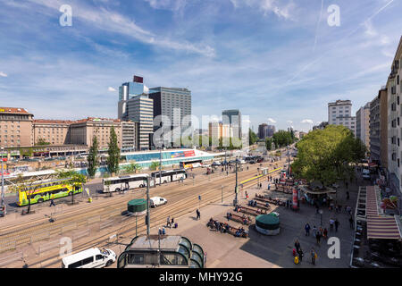 Der Schwedenplatz (Schweden) ist ein Platz im Zentrum von Wien, am Donaukanal gelegen und einer der wichtigsten öffentlichen Verkehrsknoten Stockfoto