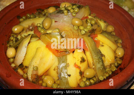 Schmackhaften marokkanischen Gemüse Tajine Stockfoto