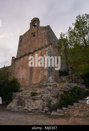 Panoramablick auf die katholische Kapelle Santuari de la Consolació in S’Alqueria Blanca (Santanyí, Mallorca, Balearen, Spanien) Stockfoto