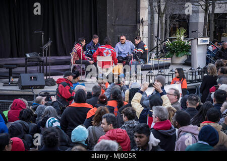 Toronto Vigil nach Van angriff, TorontoStrong, einer Stadt in Trauer über Massentötungen in einem Lieferwagen auf dem Bürgersteig von Toronto, Ontario, Kanada von Alek minassian Stockfoto