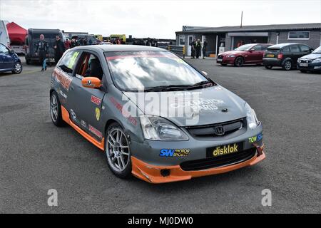 28. April 2018, Anglesey Stromkreis/Trac Môn, UK. BOSCH Cox Motor Teile Civic Cup. Paddock Stockfoto