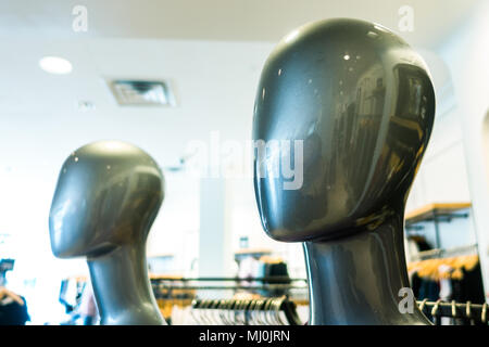 Mannequins eines Kleidung Shop Stockfoto