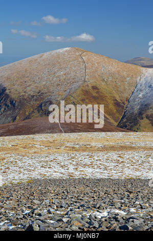 Spaziergang und Blick bis zum Gipfel des Mynydd Mawr in der Nähe von rhyd Du, Snowdonia Stockfoto