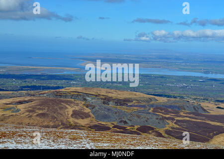 Spaziergang und Blick bis zum Gipfel des Mynydd Mawr in der Nähe von rhyd Du, Snowdonia Stockfoto