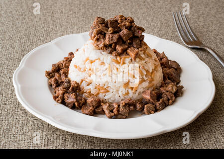 Türkische Fleisch Et Kavurma mit Reis/Pilav. Traditionelle Küche Stockfoto
