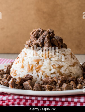 Türkische Fleisch Et Kavurma mit Reis/Pilav. Traditionelle Küche Stockfoto