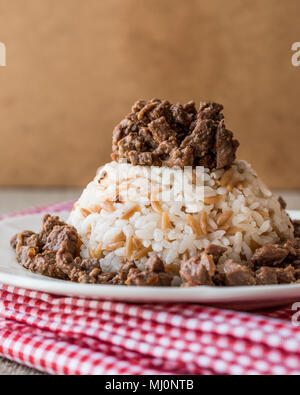 Türkische Fleisch Et Kavurma mit Reis/Pilav. Traditionelle Küche Stockfoto