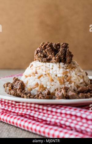Türkische Fleisch Et Kavurma mit Reis/Pilav. Traditionelle Küche Stockfoto