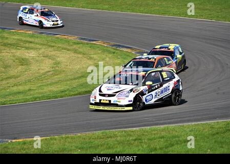 29. April 2018, Anglesey Stromkreis/Trac Môn, UK. BOSCH Cox Motor Teile Civic Cup. Qualifizierende Stockfoto