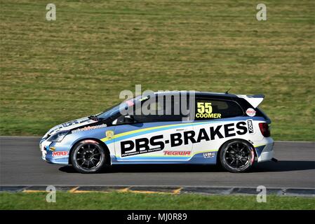 29. April 2018, Anglesey Stromkreis/Trac Môn, UK. BOSCH Cox Motor Teile Civic Cup. Qualifizierende Stockfoto