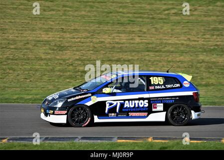 29. April 2018, Anglesey Stromkreis/Trac Môn, UK. BOSCH Cox Motor Teile Civic Cup. Qualifizierende Stockfoto