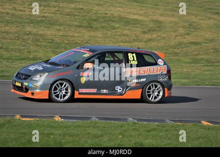 29. April 2018, Anglesey Stromkreis/Trac Môn, UK. BOSCH Cox Motor Teile Civic Cup. Qualifizierende Stockfoto