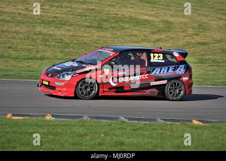 29. April 2018, Anglesey Stromkreis/Trac Môn, UK. BOSCH Cox Motor Teile Civic Cup. Qualifizierende Stockfoto