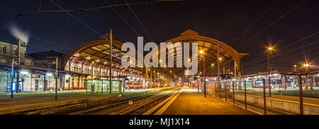 Straßburg Bahnhof bei Nacht. Elsass, Frankreich Stockfoto