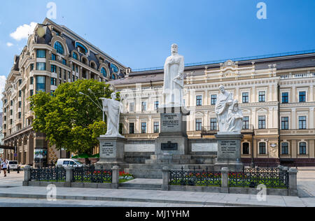 Statuen des heiligen Andreas, Olga, Cyrill und Methodius. Kiew, Ukrai Stockfoto