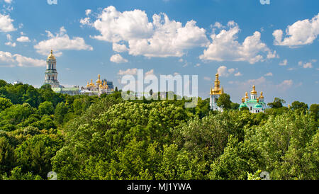 Anzeigen von Kiew Pechersk Lavra, das orthodoxe Kloster enthalten in Stockfoto