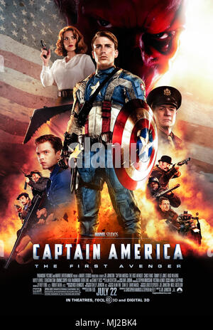 Captain America: Der erste Avenger (2011) unter der Regie von Joe Johnston und Hauptdarsteller Chris Evans, Hugo Weaving und Sebastian Stan. Steve Rogers ist gentechnisch verbesserten und nimmt auf der HYDRA roten Schädel. Stockfoto