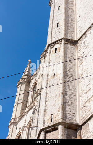 Ein Blick auf das äußere Mauerwerk von St. Bavo Kathedrale, Gent, Belgien, 2018 Stockfoto