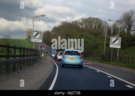 Winterbourne Stoke Wiltshire England Verkehr auf der A303 Stockfoto