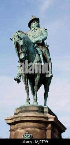 Reiterstandbild am Hauptplatz Stora Torget in Malmö, Schweden, für die Schweden König Karl X von John Borjeson (1835-1910), sculpted vorgestellt Ich Stockfoto