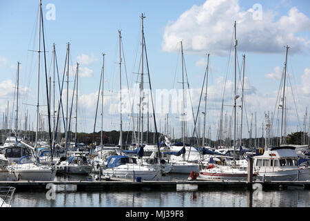 Allgemeine Ansichten von Chichester Harbour in West Sussex, UK, durch Premier Marinas laufen. Stockfoto