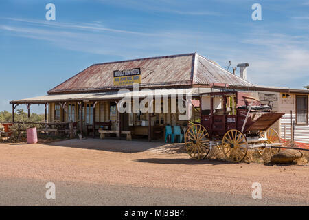 Das Hotel in der isolierten outback Ortschaft Middleton auf dem Kennedy Entwicklung Straße in Western Central Queensland. Stockfoto