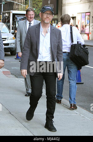 NEW YORK, NY 03.Mai: Ron Howard am Ende der Show mit Stephen Colbert in New York City am 03.Mai 2018. Credit: RW/MediaPunch Stockfoto