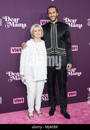 Los Angeles, CA, USA. 3. Mai, 2018. 03. Mai 2018 - Los Angeles, Kalifornien - Teresa Kaepernick, Colin Kaepernick. VH1 des 3. jährlichen ''Dear Mama: eine Liebeserklärung an Mütter'' im Theater im ACE Hotel statt. Photo Credit: Birdie Thompson/AdMedia Credit: Birdie Thompson/AdMedia/ZUMA Draht/Alamy leben Nachrichten Stockfoto