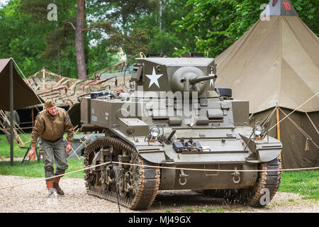 Pilsen, Tschechische Republik. 04 Mai, 2018. Die Befreiung Festival, dem Fest der Befreiung von Plzen (Pilsen) durch die US-Army in 1945 und ist der größte traditionelle Feier des Sieges in der Tschechischen Republik, Pilsen, Tschechische Republik, 4. Mai 2018. Auf dem Foto gibt es eine Ausstellung über die Mitglieder der 16 Armored Division von General J. L. Pierce, die in Arkansas vor 75 Jahren aktiviert wurde. Credit: Miroslav Chaloupka/CTK Photo/Alamy leben Nachrichten Stockfoto