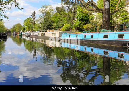 Little Venice, London, 4. Mai 2018. 15-04 Eigentümer, Einheimischen und Touristen genießen Sie die schönen sonnigen Nachmittag am Grand Union Canal in Klein Venedig. Die Vorbereitungen laufen für die IWA Canalway Kavalkade Wasserstraßen Festival, das ist ein Teil dieses Wochenende zu nehmen. Credit: Imageplotter Nachrichten und Sport/Alamy leben Nachrichten Stockfoto