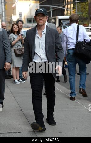 Ron Howard, Late Show heraus und über für Celebrity Candids - DO,, New York, NY, 3. Mai 2018. Foto: Kristin Callahan/Everett Collection Stockfoto