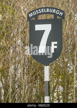 Musselburgh, Schottland, 4. Mai 2018. Neben, Musselburgh, East Lothian, Schottland, Vereinigtes Königreich. Die 7 furlong Marker Stockfoto
