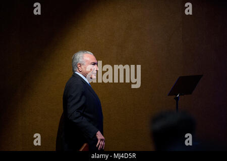 Sao Paulo, Sao Paulo, Brasilien. 4. Mai, 2018. MICHEL TEMER, Präsident von Brasilien, nimmt an einem Treffen mit Studenten und Unternehmer bei der Hochschule für Werbung und Marketing, in Sao Paulo, Brasilien. Credit: Paulo Lopes/ZUMA Draht/Alamy leben Nachrichten Stockfoto