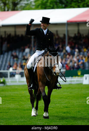 Gloucestershire, Vereinigtes Königreich. 4. Mai 2018. Jonty Evans reiten Cooley Rorkes Drift während der Dressur Phase des 2018 Mitsubishi Motors Badminton Horse Trials, Badminton, Vereinigtes Königreich. Jonathan Clarke/Alamy leben Nachrichten Stockfoto