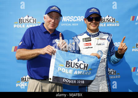 Dover, Delaware, USA. 4. Mai, 2018. Kyle Larson (42) gewinnt den Pol für die AAA 400 Antrieb für Autismus in Dover International Speedway in Dover, Delaware. Quelle: Chris Owens Asp Inc/ASP/ZUMA Draht/Alamy leben Nachrichten Stockfoto