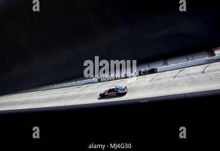 Dover, Delaware, USA. 4. Mai, 2018. Ty Majeski (60) nimmt zu dem Titel für die OneMain Finanzielle 200 in Dover International Speedway in Dover, Delaware zu üben. Credit: Justin R. Noe Asp Inc/ASP/ZUMA Draht/Alamy leben Nachrichten Stockfoto