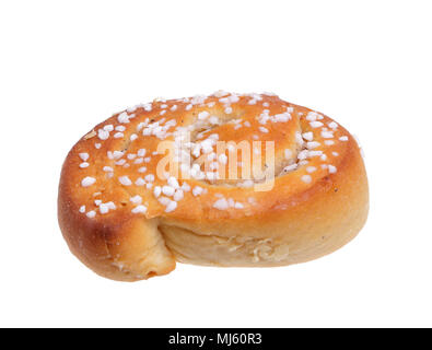 Ein Cinnamon Roll auf weißem Hintergrund. Stockfoto