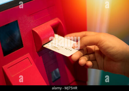Hand Karte in KBA und Stadt, Konzept, wie Finanzen, Banken und Kapital Geld Stockfoto