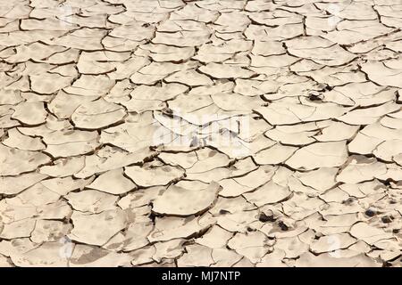 Mojave Wüste Hintergrund - getrocknete rissig Schlamm im Death Valley National Park, Kalifornien, USA. Stockfoto