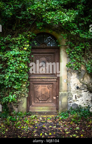 Hölzerne Tür schloss Stockfoto