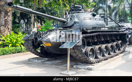 US Army M48 Patton Tank aus dem Vietnamkrieg auf Anzeige an das War Remnants Museum, Ho Chi Minh City, Vietnam. Stockfoto