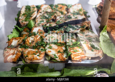 Palermo, gegrillten Fisch, Ballarò Markt, Sizilien, Italien Stockfoto