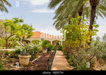 Garten der Kirche der Seligpreisungen, wo Jesus die Bergpredigt gehalten. Stockfoto