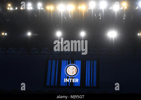 Stadion Licht und Board. Luci e tabellone Stadio con logo Inter Milano 28-04-2018 Stadio Giuseppe Meazza San Siro Calcio Serie A 2017/201 Stockfoto